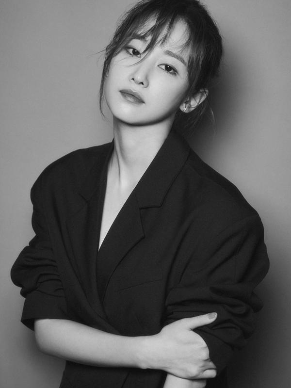 Jeon Jong-seo "On set with director Lee Chung-hyun? Focus only on
